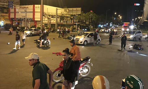 Bai viet am anh sau vu o to BMW tong hang loat xe may