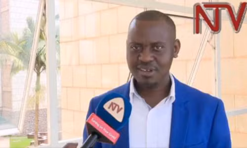 Nghị sĩ Onesimus Twinamasiko.