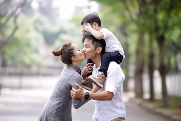 Hinh anh ngot ngao cua gia dinh Khanh Thi - Phan Hien-Hinh-2