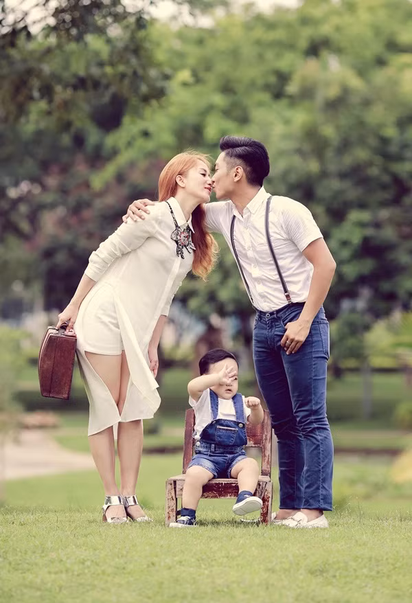 Hinh anh ngot ngao cua gia dinh Khanh Thi - Phan Hien