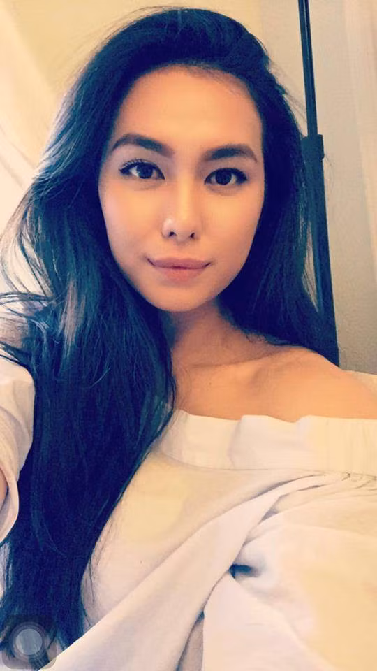 Được biết, Thùy My hiện đang sinh sống tại Mỹ. Không chỉ xinh đẹp, nàng tiểu thư còn "nói thông viết thạo" 4 ngoại ngữ: Anh, Pháp, Nga và Trung Quốc khiến giới trẻ vô cùng hâm mộ. Khi còn học phổ thông, hàng năm Thùy My luôn là người được nhà trường cử đi thi hùng biện tiếng Anh ở các nước Malaysia, Singapore,... và nhiều nước khác trên thế giới.