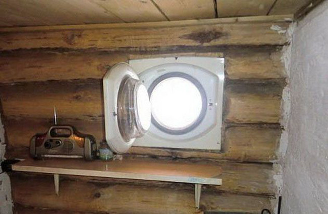 Cửa sổ cũng phải thật gần gũi thế này chứ.