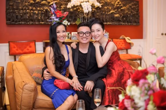  Linh Nga tình cảm bên bạn trai khi tham dự tiệc sinh nhật.