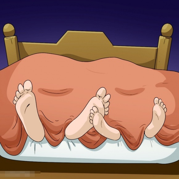 Ngoài ra, bạn cũng không nên đăng ảnh của bản thân với "một nửa" trong phòng ngủ của mình. Đây là những hình ảnh riêng tư nên tuyệt đối giữ kín, hoặc có thể thì đừng nên chụp sẽ tránh được việc bị kẻ xấu phát tán trên mạng.