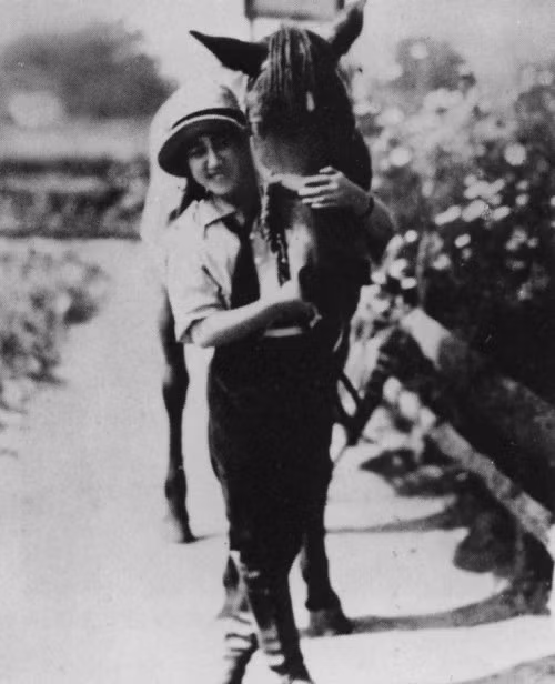 Yoshiko từng là một cô gái có vẻ đẹp “vạn người mê”. Ảnh: Baidu