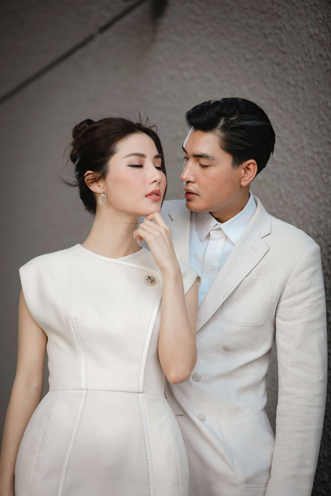 Lần hội ngộ này, Quang Đại không ngừng dành cử chỉ thân mật và ánh mắt trìu mến dành cho Diễm My 9X.