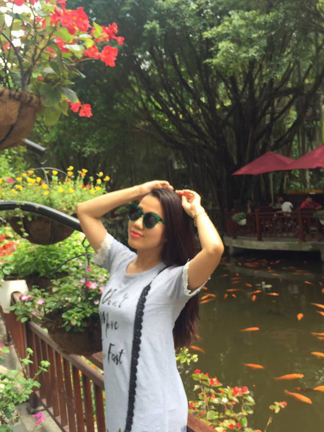 Bà xã của "chồng hụt" Lan cave hiện đang là ca sĩ của đoàn văn công Tăng thiết giáp. Việc cùng công tác tại 1 đoàn nghệ thuật giúp vợ chồng diễn viên Xuân Hảo thêm gắn kết và hạnh phúc hơn.