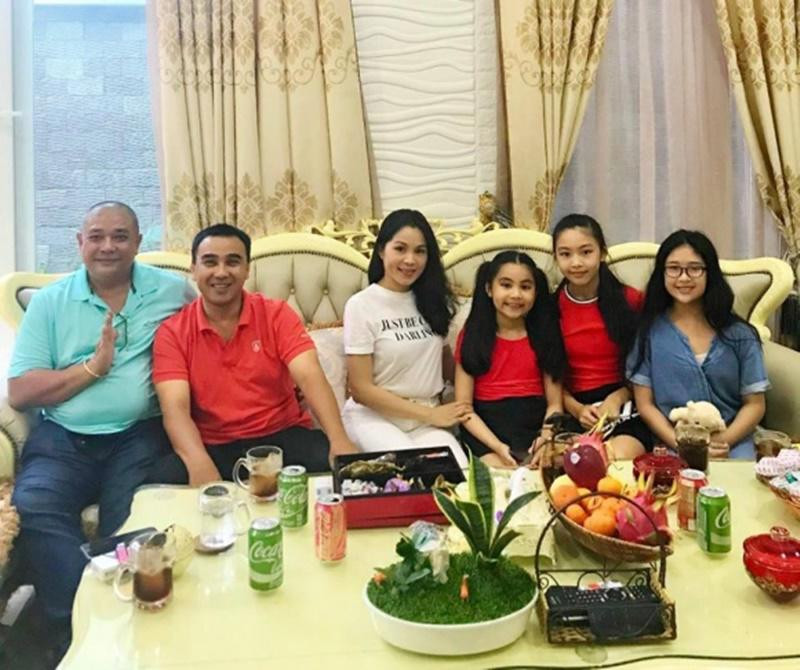 Đây đồng thời cũng là nơi tụ tập của các nghệ sĩ khi có dịp.