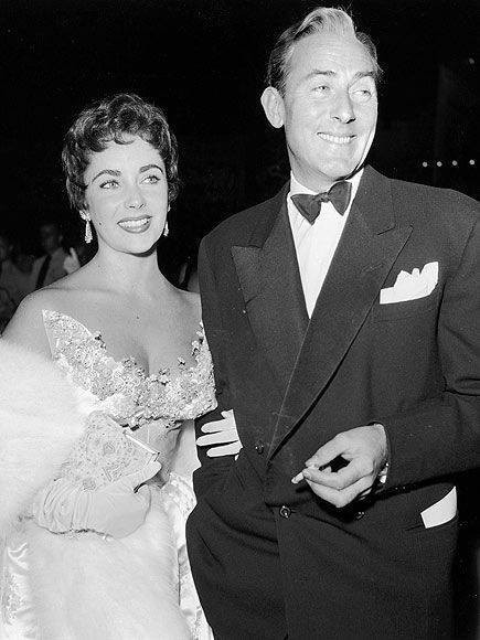 Michael Wilding là người chồng thứ 2 của nữ diễn viên. Cả hai kết hôn năm 1952 và tan vỡ vào năm 1956 dù đã có với nhau 2 con trai. 25 tuổi, Taylor tiếp tục cưới người chồng thứ 3 - nhà sản xuất phim Mike Todd.