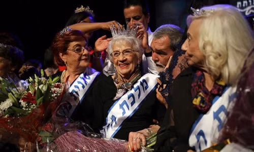 Cu ba 93 tuoi gianh vuong mien Hoa hau 