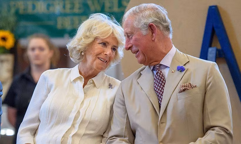 Sau 13 năm chung sống, họ vẫn mặn nồng hạnh phúc bên nhau.