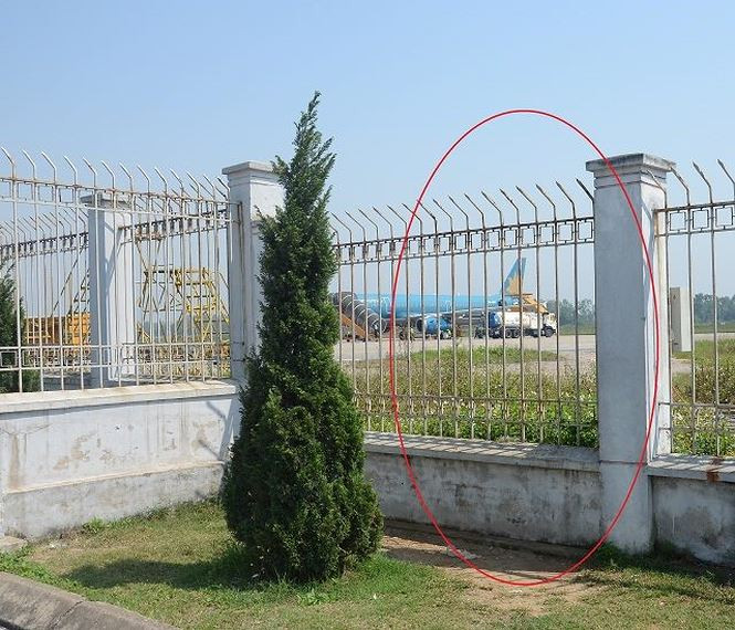 Khu vực bờ rào mà Tài vượt qua tại sân bay quốc tế Vinh.