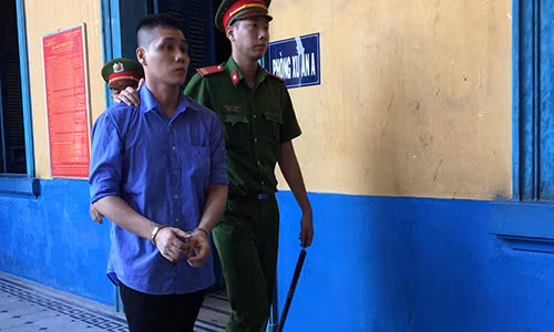 TP.HCM: Tai xe BMW hung han, giam dap doi thu cho toi chet