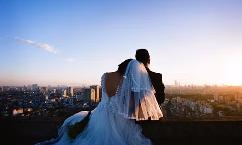 Một người vợ có chồng quan tâm sẽ luôn được mọi người ngưỡng mộ.