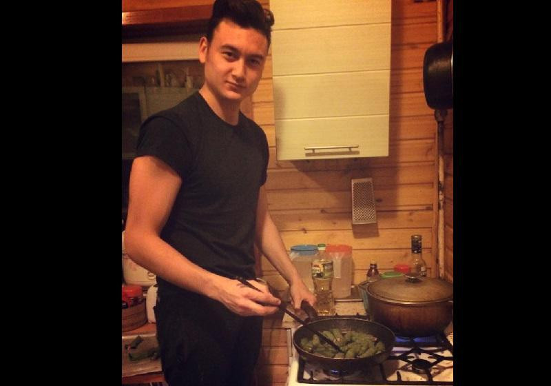 Đây cũng là nơi mà Lâm Tây trổ tài nấu nướng, làm những món ăn ngon cho cả gia đình. Sử dụng lối kiến trúc mở trên diện tích khá lớn, căn nhà của gia đình Lâm Tây trông giống với một khu nghỉ dưỡng hơn là nhà ở bình thường.