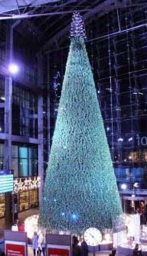 Cây thông Noel gắn đèn LED và pha lê ở Hong Kong trị giá 1 triệu USD. (Ảnh: Mostluxuriouslist)