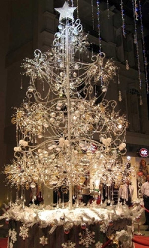 Một cây thông Giáng sinh tại Washington trị giá 1 triệu USD. (Ảnh: Mostluxuriouslist)