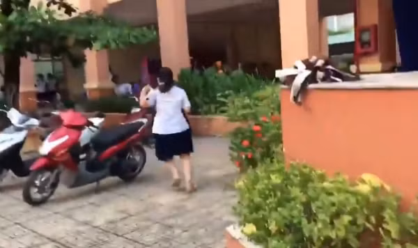 Sau đó ”trốn chạy”