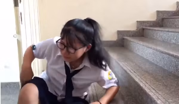 Nhưng cuối cùng cũng phải bật khóc…