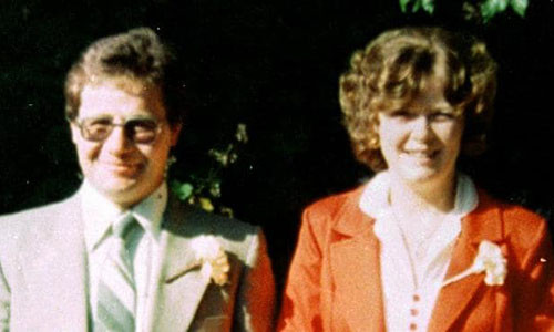 Kinh hoang hon 20 nam ca nha song canh hai cot