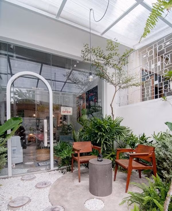 Vo chong cai tao nha xap xe thanh noi dang song nhat tren doi-Hinh-3