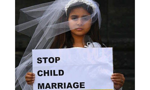 Co dau tre em chet tuc tuoi vi bi chong bao hanh