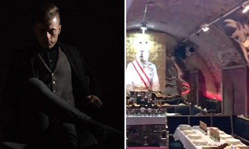 Bên trong câu lạc bộ được trang trí toàn bằng vàng.