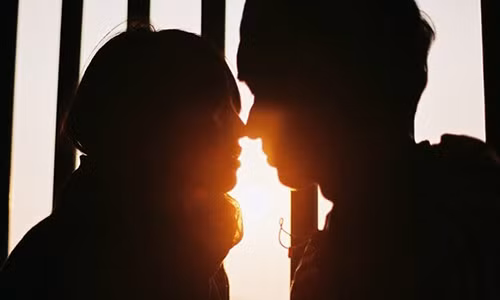 Trong tinh yeu, im lang chinh cach doi xu tan nhan nhat