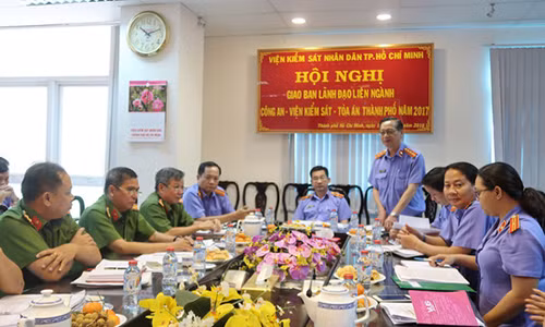 VKSND TP HCM và công an, tòa án cùng cấp phối hợp chặt chẽ trong việc xử lý án.