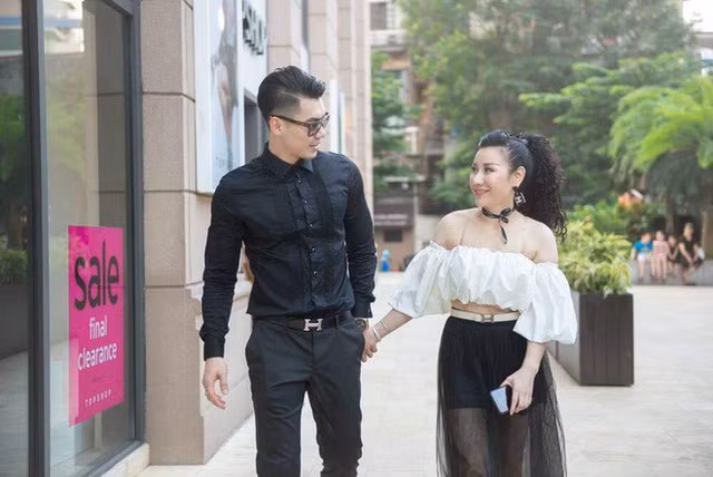 Truong Nam Thanh va so thich chi yeu phu nu lon tuoi hon-Hinh-3