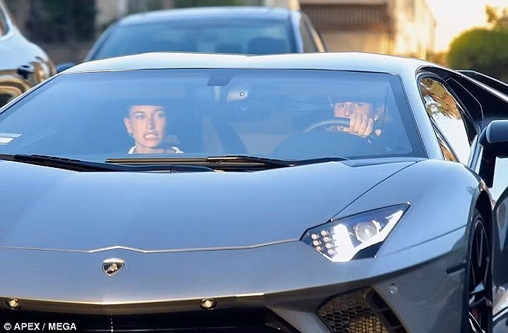 Thậm chí, anh còn mạnh tay chi 500.000 USD để mua nhẫn cầu hôn bạn gái.