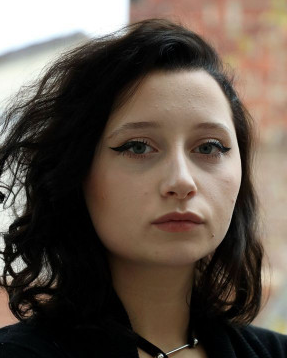 Dau bi bien dang nang ne vi thuoc nhuom toc mua qua mang-Hinh-2