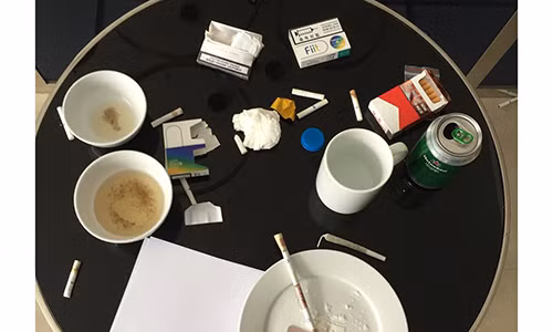 Chất bột trắng được phát hiện tại căn hộ Ocean Villas (Đà Nẵng). Ảnh: Lam Hàn.