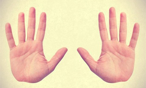 Xem tuong nguoi chi co 1 hoa tay