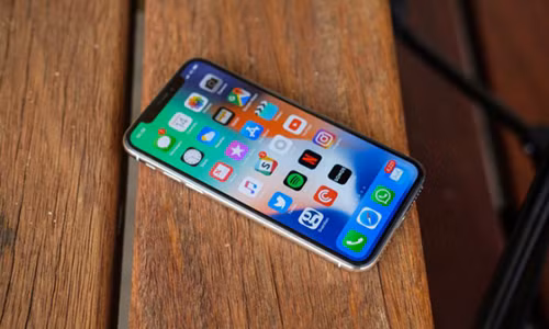 Quá ế ẩm, iPhone X có thể bị khai tử trong năm 2018. Ảnh minh họa.