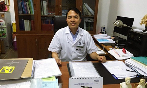 PGS.TS. Phạm Bá Nha trải lòng về nghề đặc biệt của mình. Ảnh H. Thúy