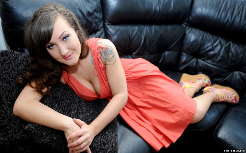 Việc ký hợp đồng với công ty người mẫu này là một cú hích lớn cho sự tự tin của Megan. Những năm về trước, cô chưa từng dám nghĩ rằng điều này sẽ xảy.