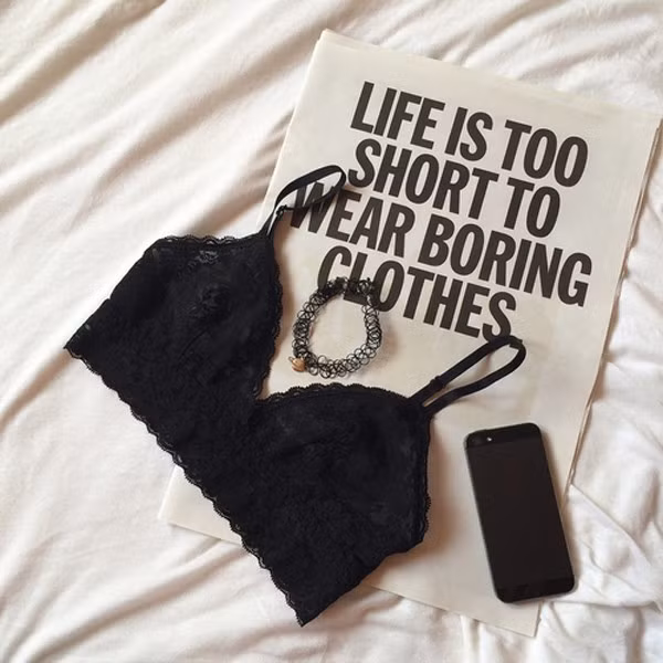 Loại áo ngực thể thao sẽ cần phải giặt nhiều hơn áo ngực có ren, sợi.