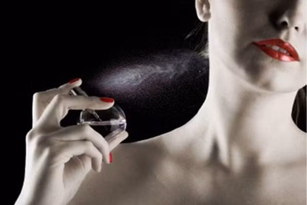 Chúng ta đều biết, ung thư vú bị gây ra bởi 90% do môi trường, lối sống. Những gì chúng ta ăn, những loại hóa chất tiếp xúc với lượng đủ cao có thể gây ra vấn đề ung thư.