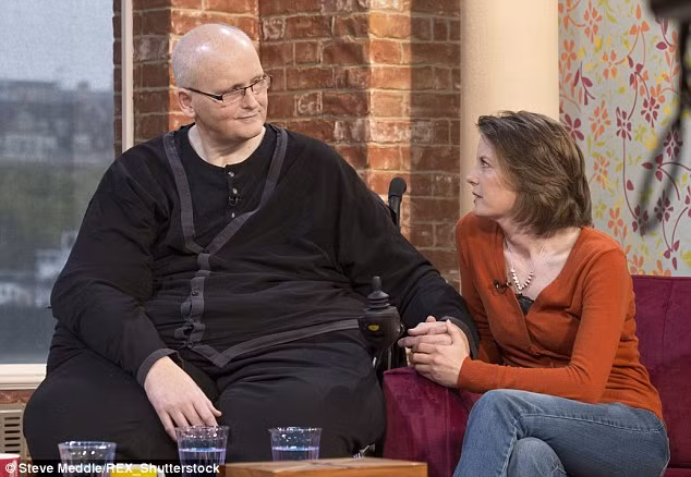 Có lần, nhân viên cứu hỏa đã phải phá hủy một bức tường để kéo anh ra khỏi căn phòng đưa đi cấp cứu. Sau vụ việc trên, anh được một Hiệp hội Từ thiện Nhà ở xây dựng cho một ngôi nhà rộng để dễ bề di chuyển xung quanh. Chi phí cho một người chăm sóc anh là 100 nghìn bảng Anh/năm thậm chí có năm lên đến 1 triệu bảng.