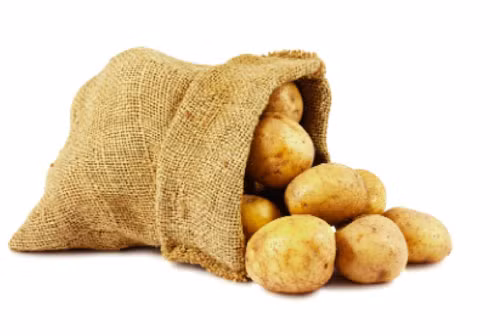 Khoai tây chứa nhiều cacbonhydrat tinh bột nhưng ít chất đạm, không chứa chất béo nên có thể thoải mái ăn mà không lo béo. Mỗi ngày ăn khoai tây, có thể ngăn sự tích mỡ trong cơ thể, giúp thúc đẩy nhanh quá trình trao đổi chất, tiêu mỡ. Ảnh: tamtrangda