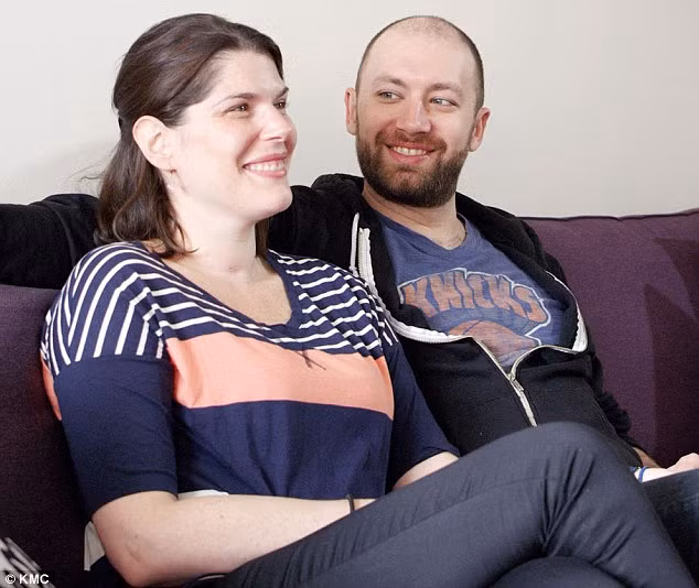 Hai năm sau, cả 2 vợ chồng Liz đều bất ngờ khi cô có thai. Hạnh phúc không được bao lâu, 1 tháng sau đó, các bác sĩ cho biết khối u của Liz tiếp tục phát triển nhanh. Tuy nhiên, vẫn không hề buồn bã, cô hy vọng bệnh được điều trị khỏi để chào đón đứa con thân yêu của họ.