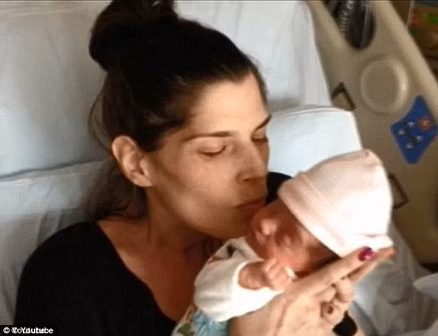 Các video của Liz được phát trên kênh truyền hình nổi tiếng của trẻ em.