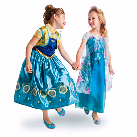 Một bộ búp bê Nữ hoàng Băng giá hay một bộ trang phục Nữ hoàng Băng giá chắc chắn sẽ là món quà đáng ước ao và bất ngờ dành cho cô con gái đáng yêu của bạn.