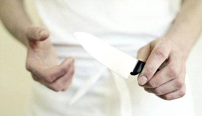 Tự cắt của quý để chuyển giới. Sau nhiều năm dằn vặt về giới tính thật của mình, anh Andy Cass đã liều lĩnh làm mọi thứ để thay đổi hình hài của mình. Dù biết rằng rất nguy hiểm, nhưng khao khát mãnh liệt được trở về giới tính thật đã giúp anh có can đảm để thực hiện.