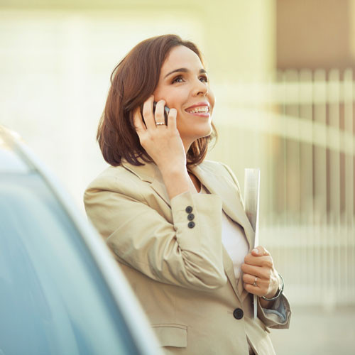 Nghỉ ngơi. Trò chuyện với đồng nghiệp, rửa cốc chén, gọi điện cho người thân hay bất cứ một sự thay đổi nào trong công việc cũng sẽ giúp bạn quên đi cảm giác thèm ăn.