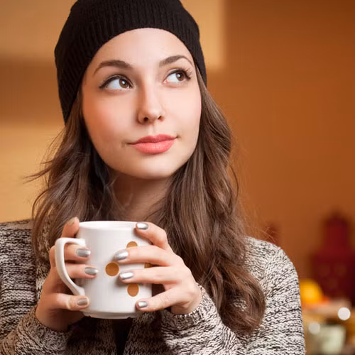 Ngắm ảnh bản thân. Nghe có vẻ như khá kỳ cục nhưng thực tế là ngắm ảnh của chính mình mỗi khi thèm ăn là cách bạn tự nhắc nhở bản thân rằng ăn nhiều sẽ khiến tăng cân.