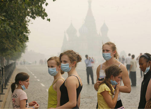 Xứ sở Bạch Dương lạnh lẽo cũng không nằm ngoại lệ. Xứ này phải chịu đựng cả những đợt lạnh giá lẫn nắng nóng. Năm 2010 là đợt nắng nóng kỷ lục tại đất nước này trong vòng 130 năm qua. Những đám cháy tự phát đã làm cho thành phố chìm trong khói lửa mịt mùng. Theo các phương tiện truyền thông ước tính thì có khoảng 2000 người chết trong đợt nắng nóng này.