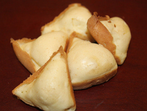 Bánh bông lan dừa. Mỗi chiếc bánh bông lan dừa chỉ có khoảng 76 calo và 3 gam carbohydrate, nên rất an toàn cho người tiểu đường.