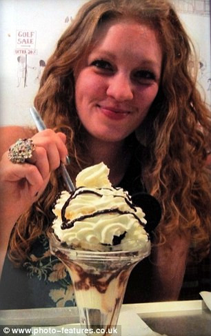 Sau đó, đến tuần thai thứ 26 Beaven cảm thấy đau thắt bụng và vội vã tới bệnh viện Royal Sussex County. Ở đây, cô được kiểm tra cổ tử cung và bác sỹ khẳng định, tử cung đã giãn tầm 2cm gây chảy máu. Sau khi làm sinh thiết, bác sỹ phát hiện, có khối u 7cm trong tử cung. Ba ngày sau, cô bị vỡ ối và buộc phải sinh non bé Daisy chỉ nặng hơn 1kg.